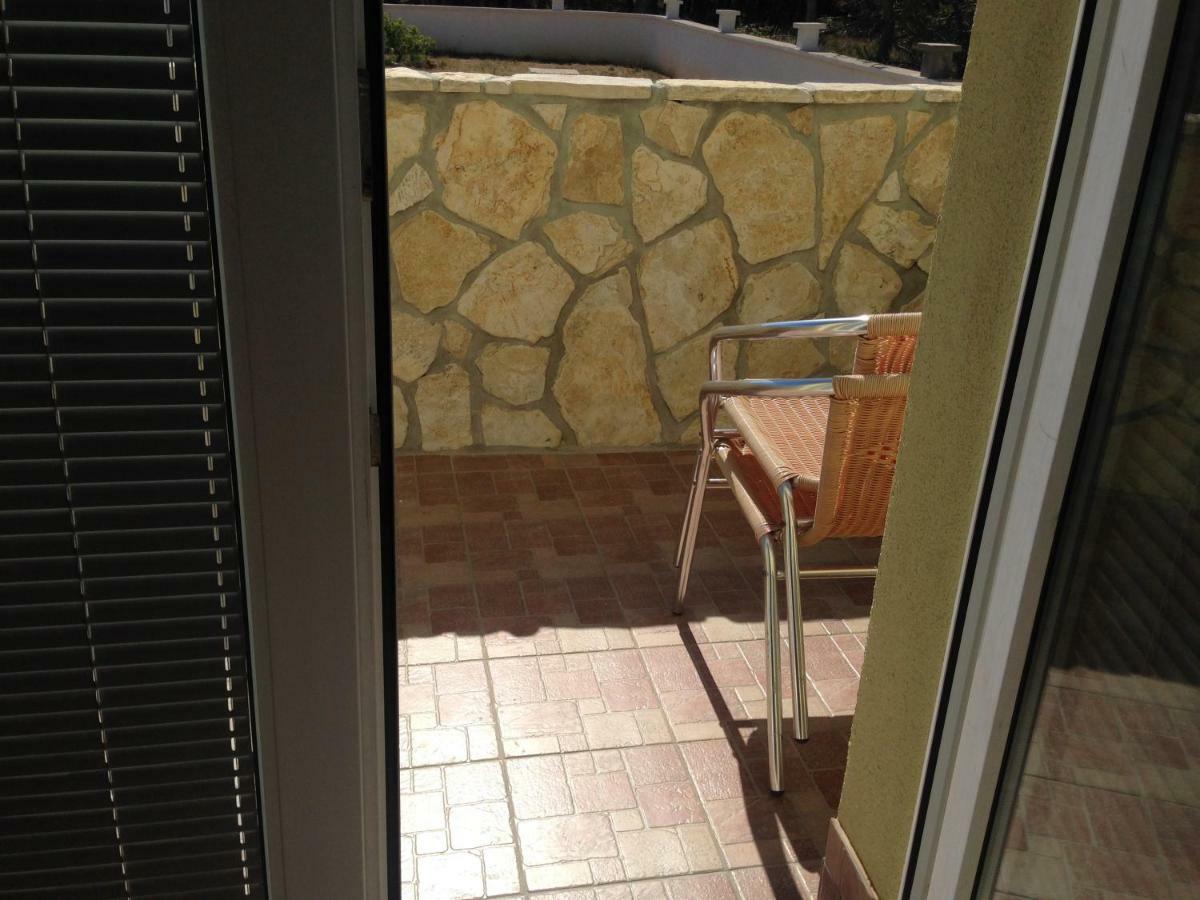 Miro Apartmani Ražanac Exterior foto