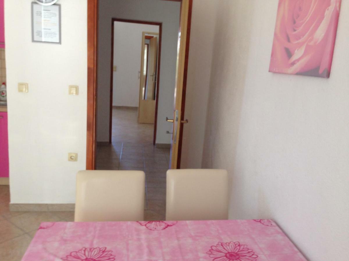Miro Apartmani Ražanac Exterior foto