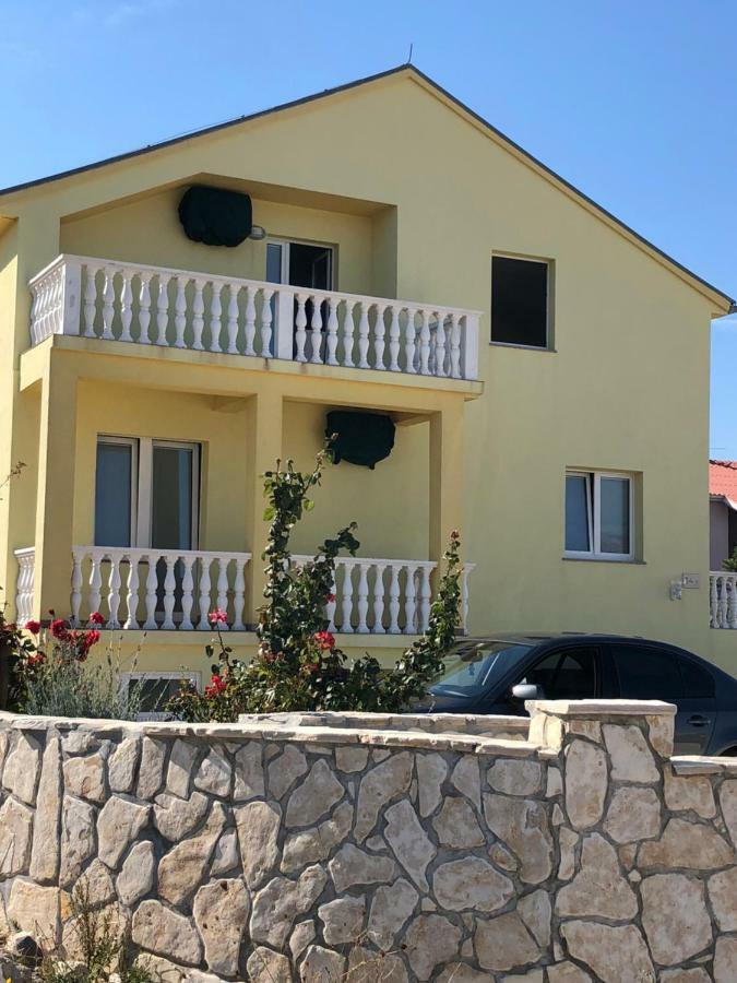 Miro Apartmani Ražanac Exterior foto
